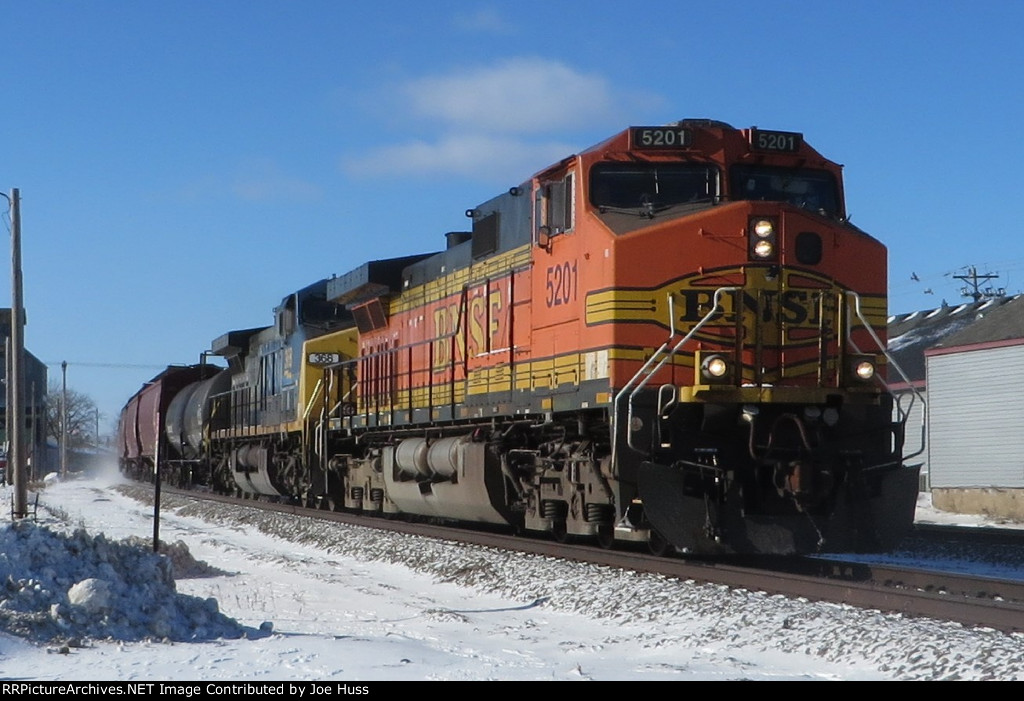 BNSF 5201 East